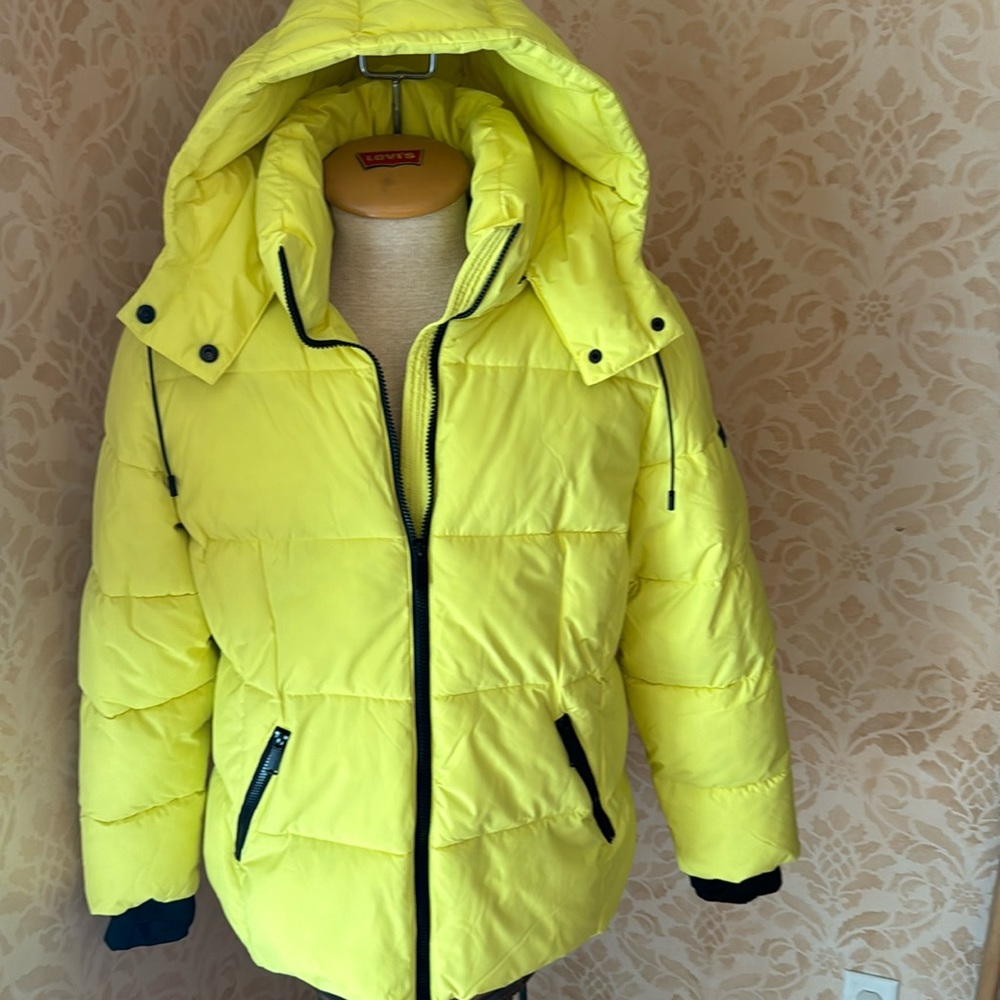 BCBG Paris puffer jacket size XL
